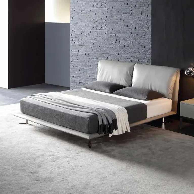 For Villa Wooden Frame Metal Leg Modern Style Bedroom Furniture Set King Size Bed