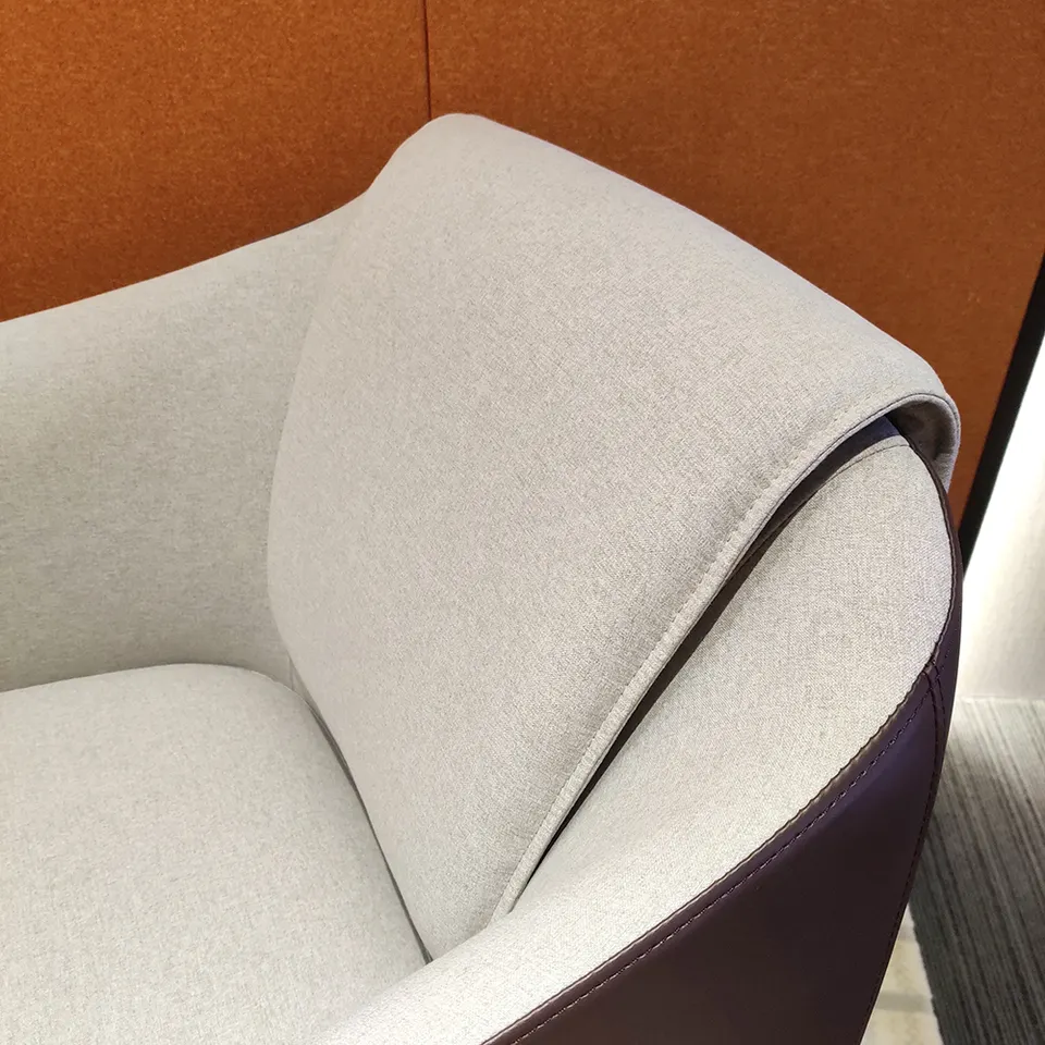 Luxury PU Leather Fabric Upholstered Commercial Public Pub Bar Furniture Single Sofa Furniture Manager Executive Room Sofa Chair