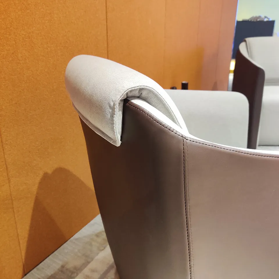 Luxury PU Leather Fabric Upholstered Commercial Public Pub Bar Furniture Single Sofa Furniture Manager Executive Room Sofa Chair